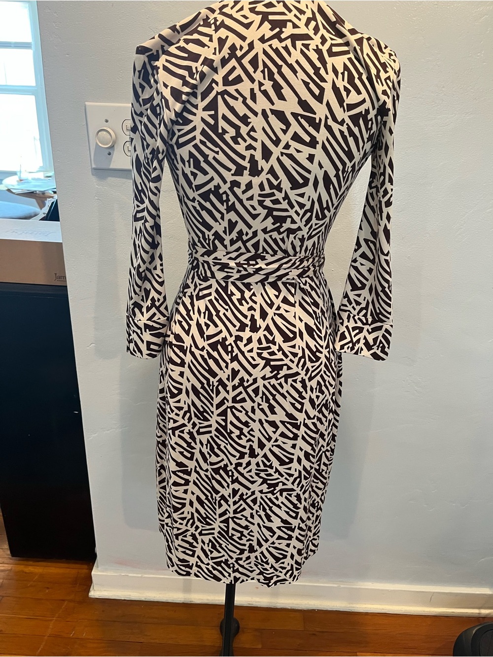 Diane Von Furstenberg Wrap Dress Size 2 - Picture 5 of 10